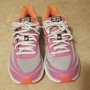Pearl izumi sneakers. New w/o box size 8